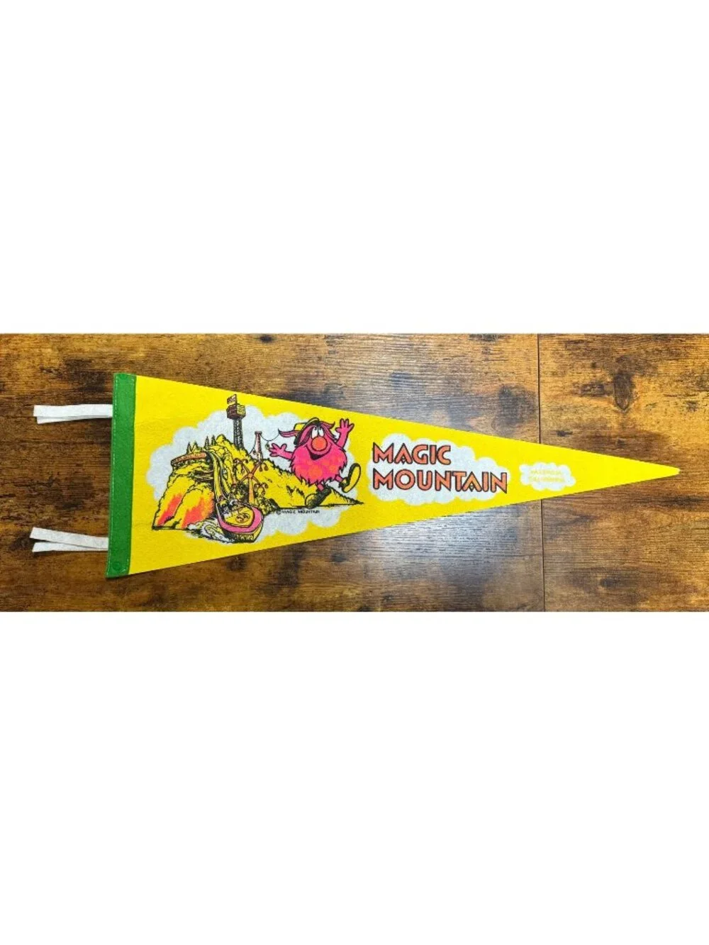 Vintage Magic Mountain Valencia, California pennant